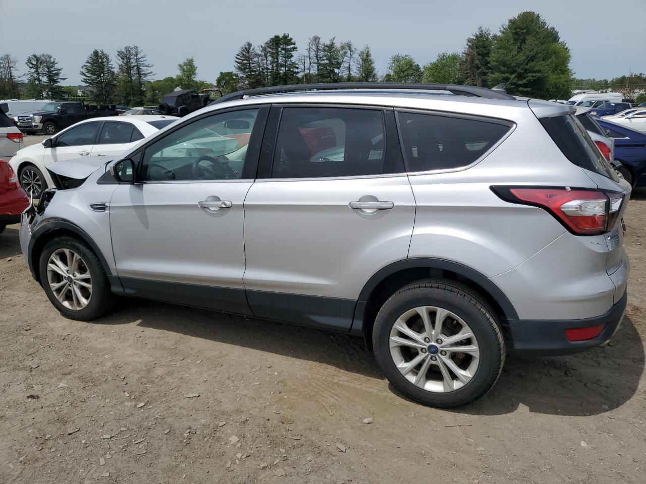 Photo 1 VIN: 1FMCU9GD0JUC29685 - FORD ESCAPE 