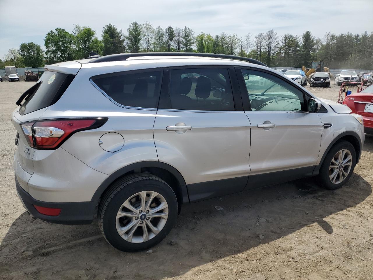 Photo 2 VIN: 1FMCU9GD0JUC29685 - FORD ESCAPE 