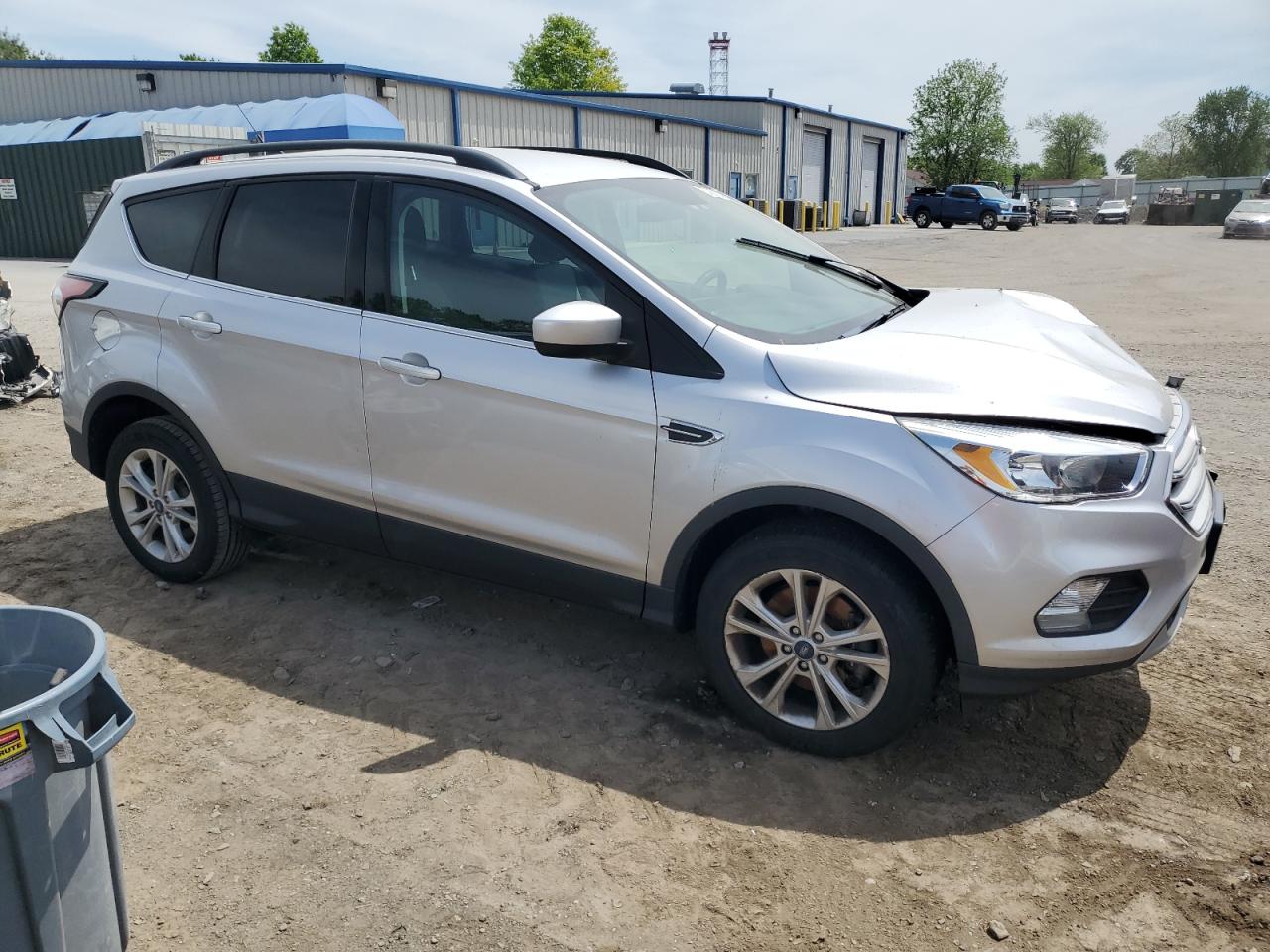 Photo 3 VIN: 1FMCU9GD0JUC29685 - FORD ESCAPE 