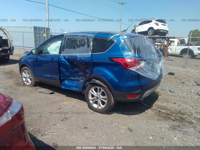 Photo 2 VIN: 1FMCU9GD0KUB24288 - FORD ESCAPE 