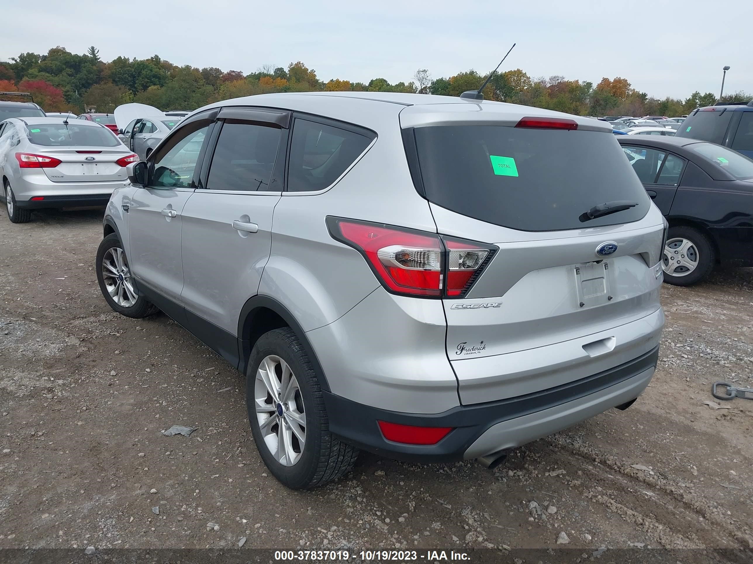 Photo 2 VIN: 1FMCU9GD1HUA08445 - FORD ESCAPE 