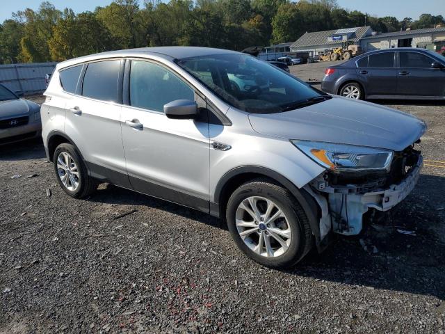 Photo 3 VIN: 1FMCU9GD1HUB07900 - FORD ESCAPE SE 