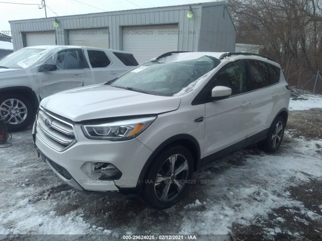 Photo 1 VIN: 1FMCU9GD1HUD57539 - FORD ESCAPE 