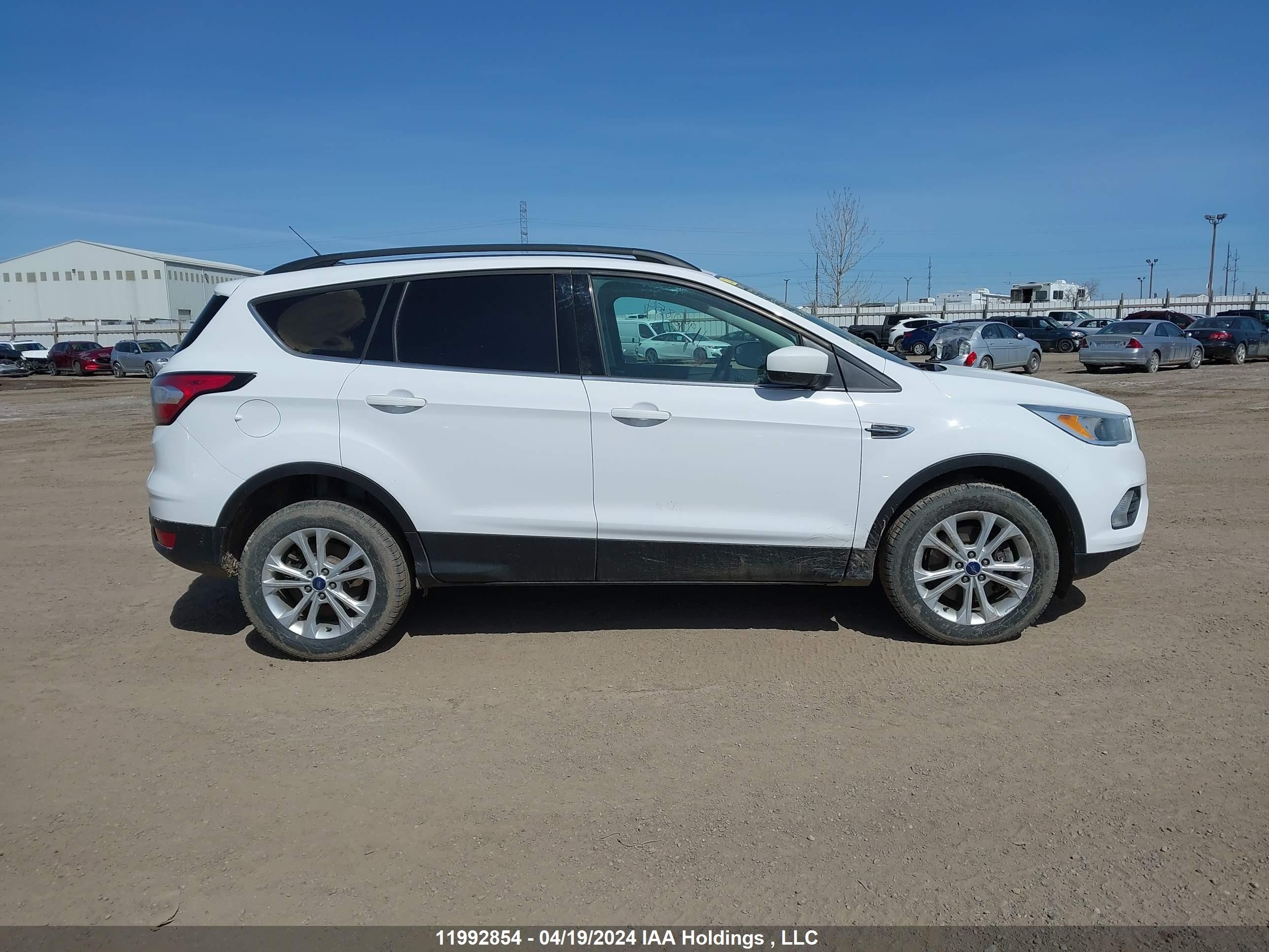 Photo 12 VIN: 1FMCU9GD1HUE58399 - FORD ESCAPE 