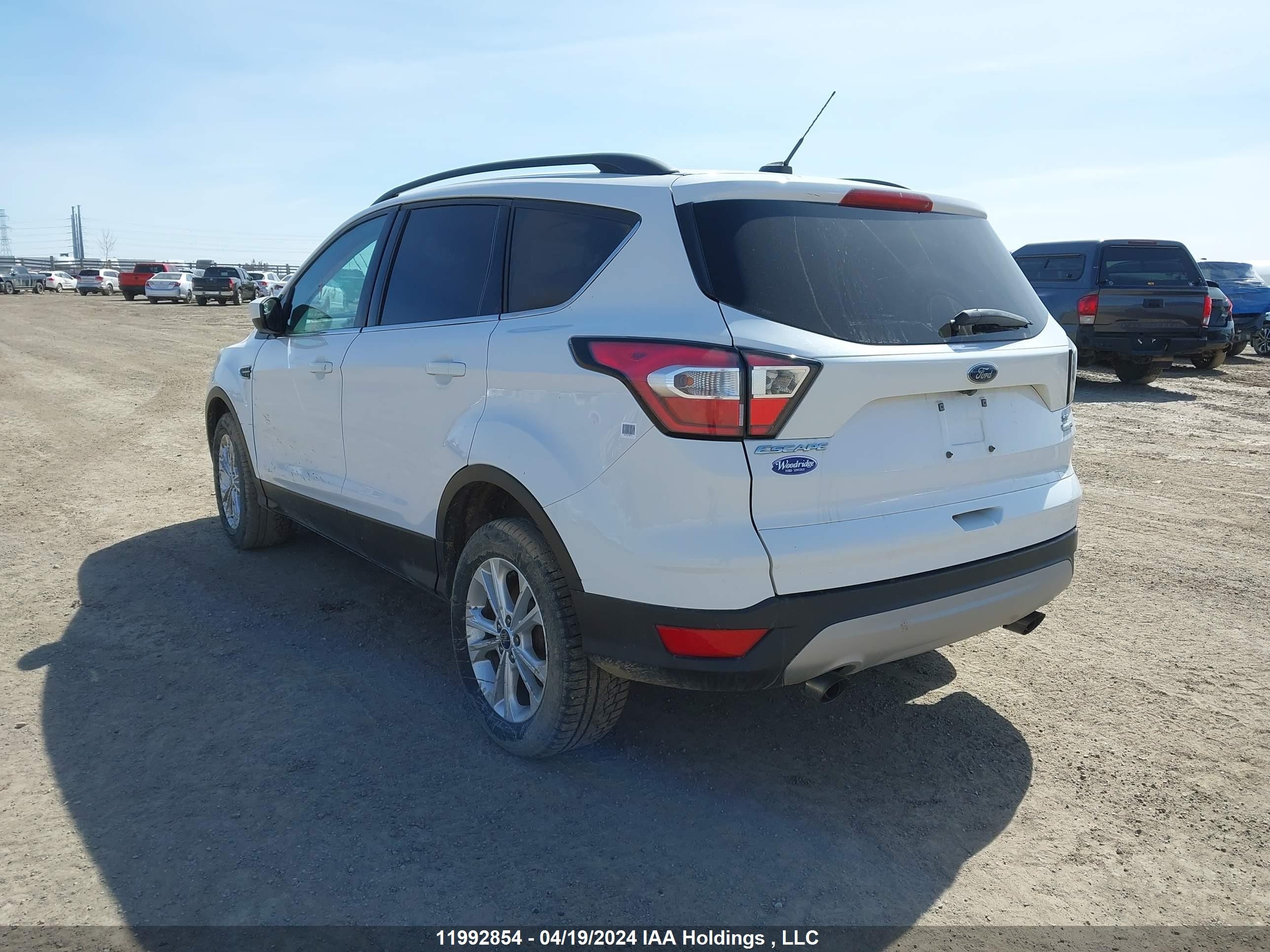 Photo 2 VIN: 1FMCU9GD1HUE58399 - FORD ESCAPE 