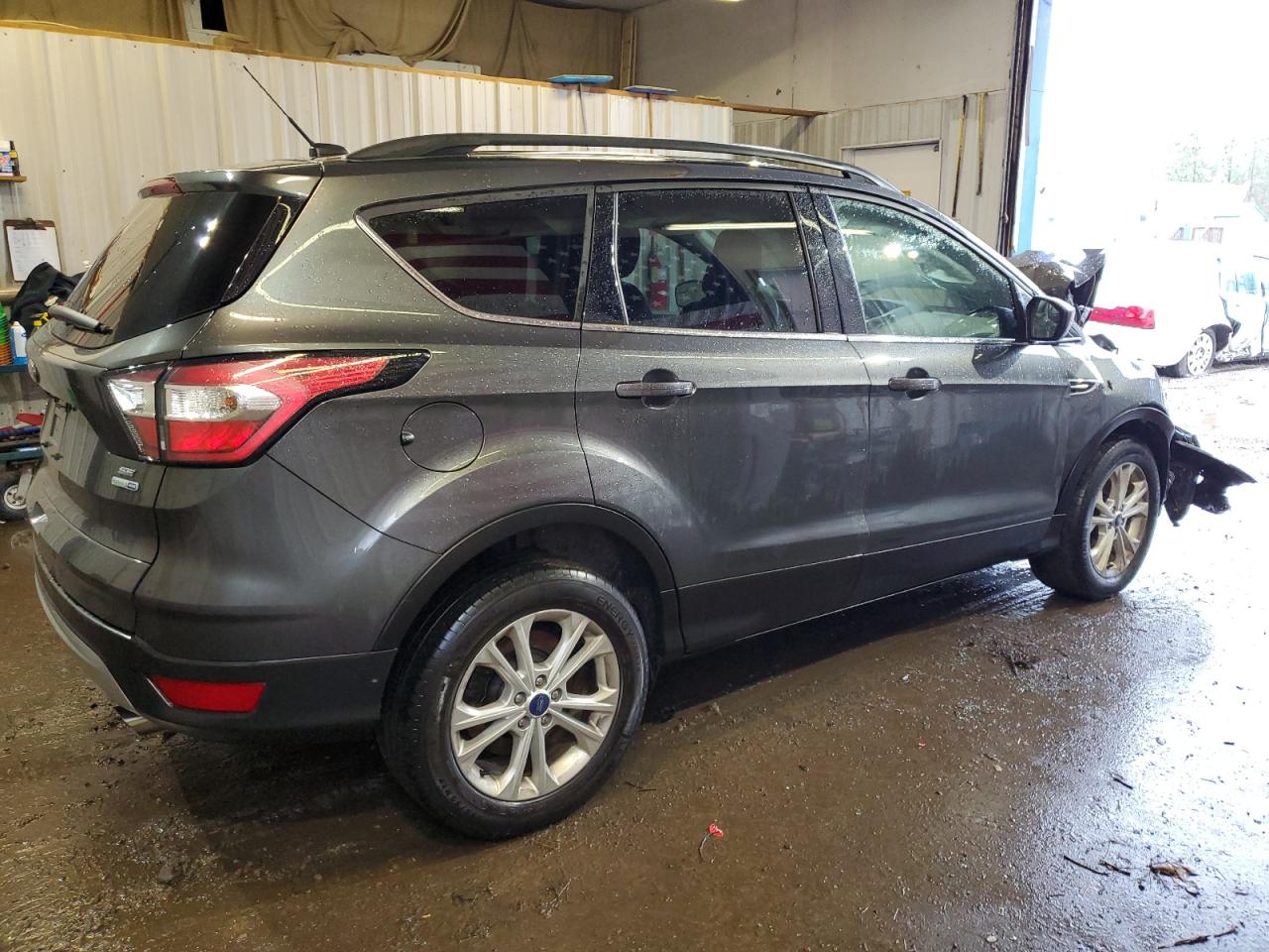 Photo 2 VIN: 1FMCU9GD1JUA11576 - FORD ESCAPE 