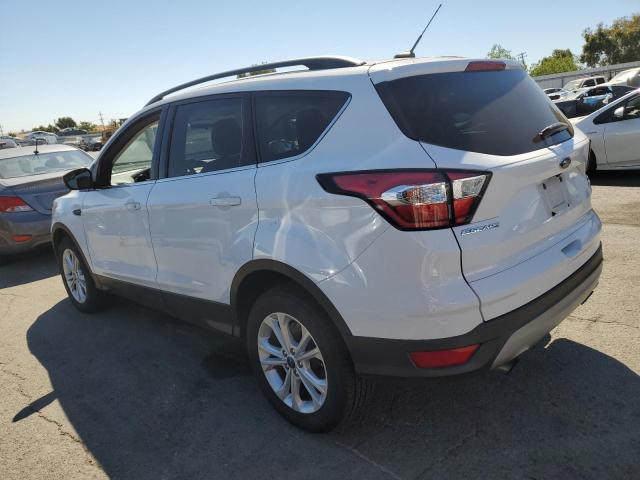 Photo 1 VIN: 1FMCU9GD1JUB26209 - FORD ESCAPE SE 