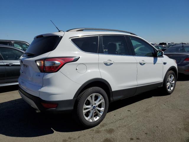 Photo 2 VIN: 1FMCU9GD1JUB26209 - FORD ESCAPE SE 