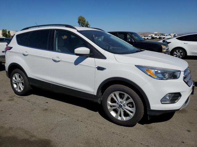 Photo 3 VIN: 1FMCU9GD1JUB26209 - FORD ESCAPE SE 