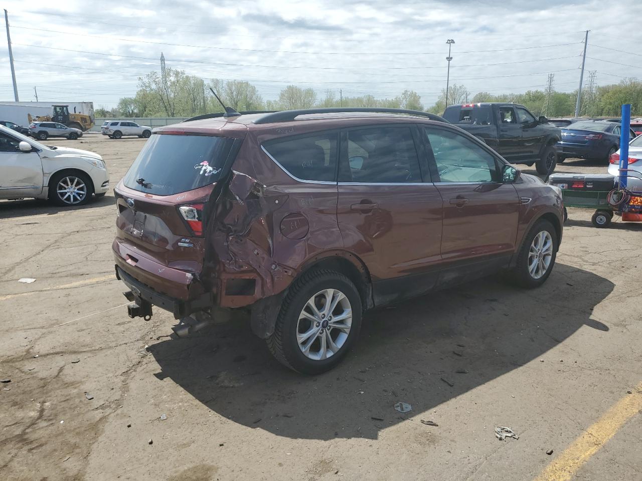 Photo 2 VIN: 1FMCU9GD1JUB41549 - FORD ESCAPE 