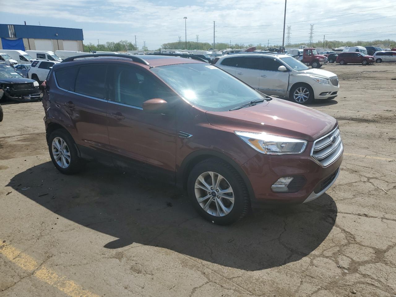 Photo 3 VIN: 1FMCU9GD1JUB41549 - FORD ESCAPE 