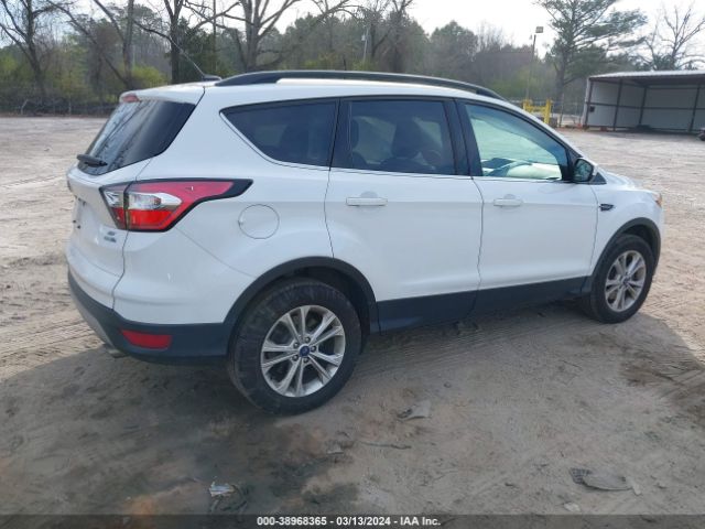 Photo 3 VIN: 1FMCU9GD1JUB85731 - FORD ESCAPE 