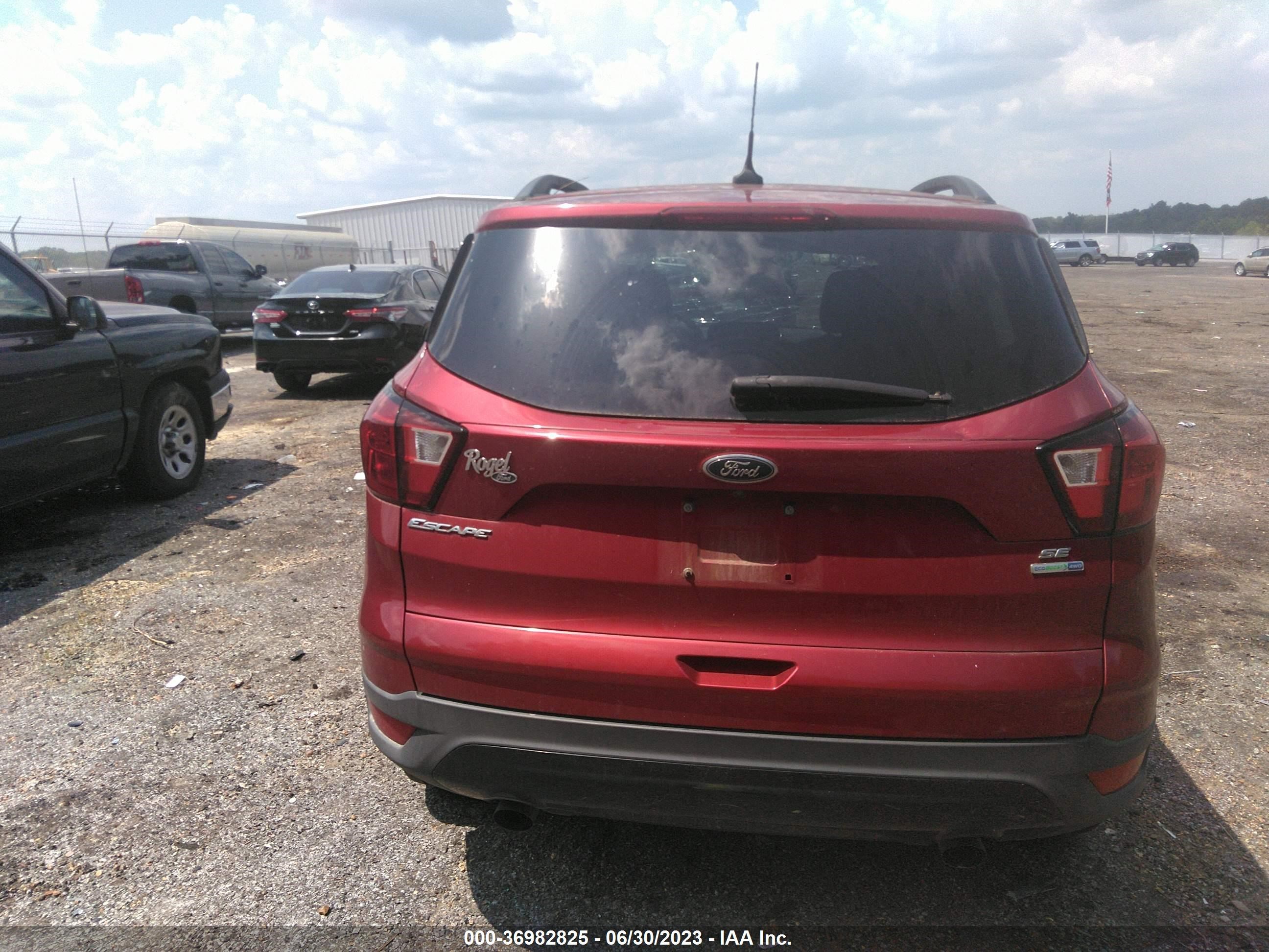 Photo 15 VIN: 1FMCU9GD1KUA89552 - FORD ESCAPE 