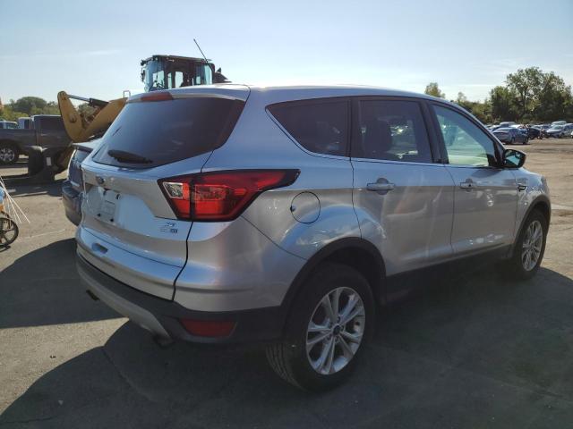 Photo 2 VIN: 1FMCU9GD1KUB18421 - FORD ESCAPE SE 