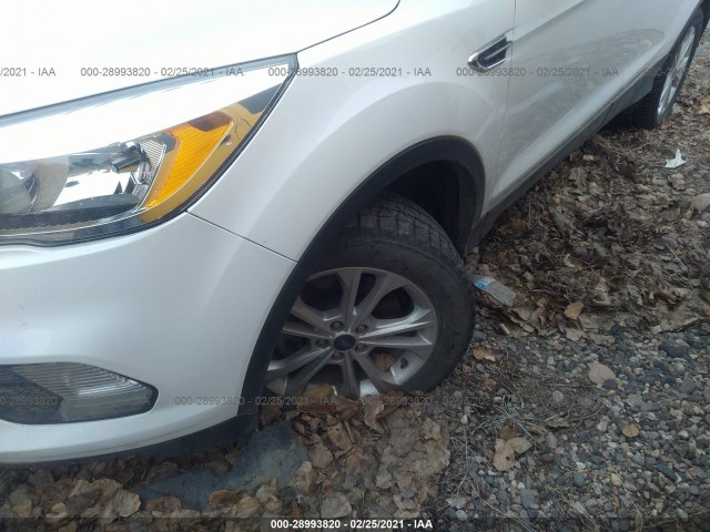 Photo 5 VIN: 1FMCU9GD2HUA62790 - FORD ESCAPE 