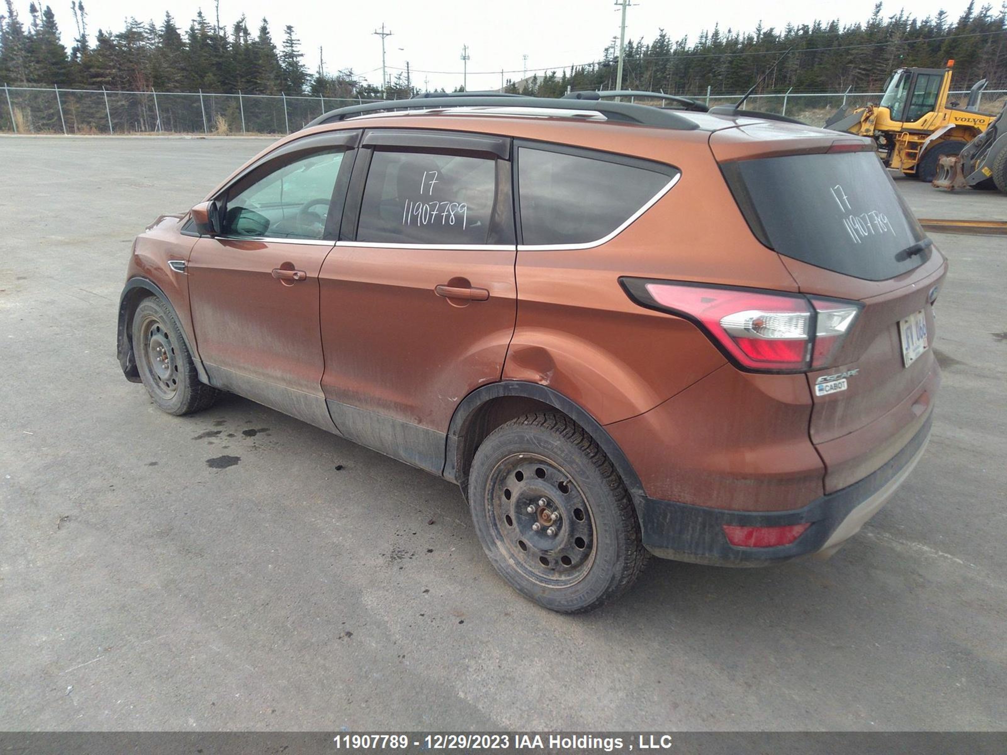 Photo 2 VIN: 1FMCU9GD2HUD45979 - FORD ESCAPE 