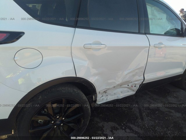 Photo 5 VIN: 1FMCU9GD2JUA64352 - FORD ESCAPE 