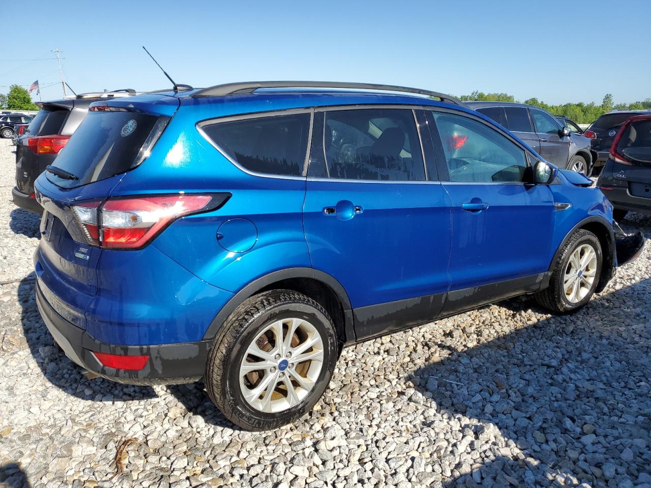 Photo 2 VIN: 1FMCU9GD2JUB23982 - FORD ESCAPE 