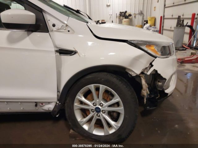 Photo 5 VIN: 1FMCU9GD2JUC36556 - FORD ESCAPE 