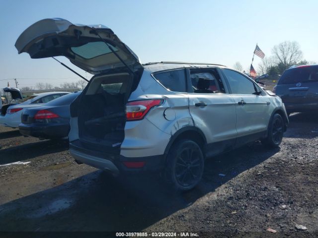 Photo 3 VIN: 1FMCU9GD2JUD42599 - FORD ESCAPE 