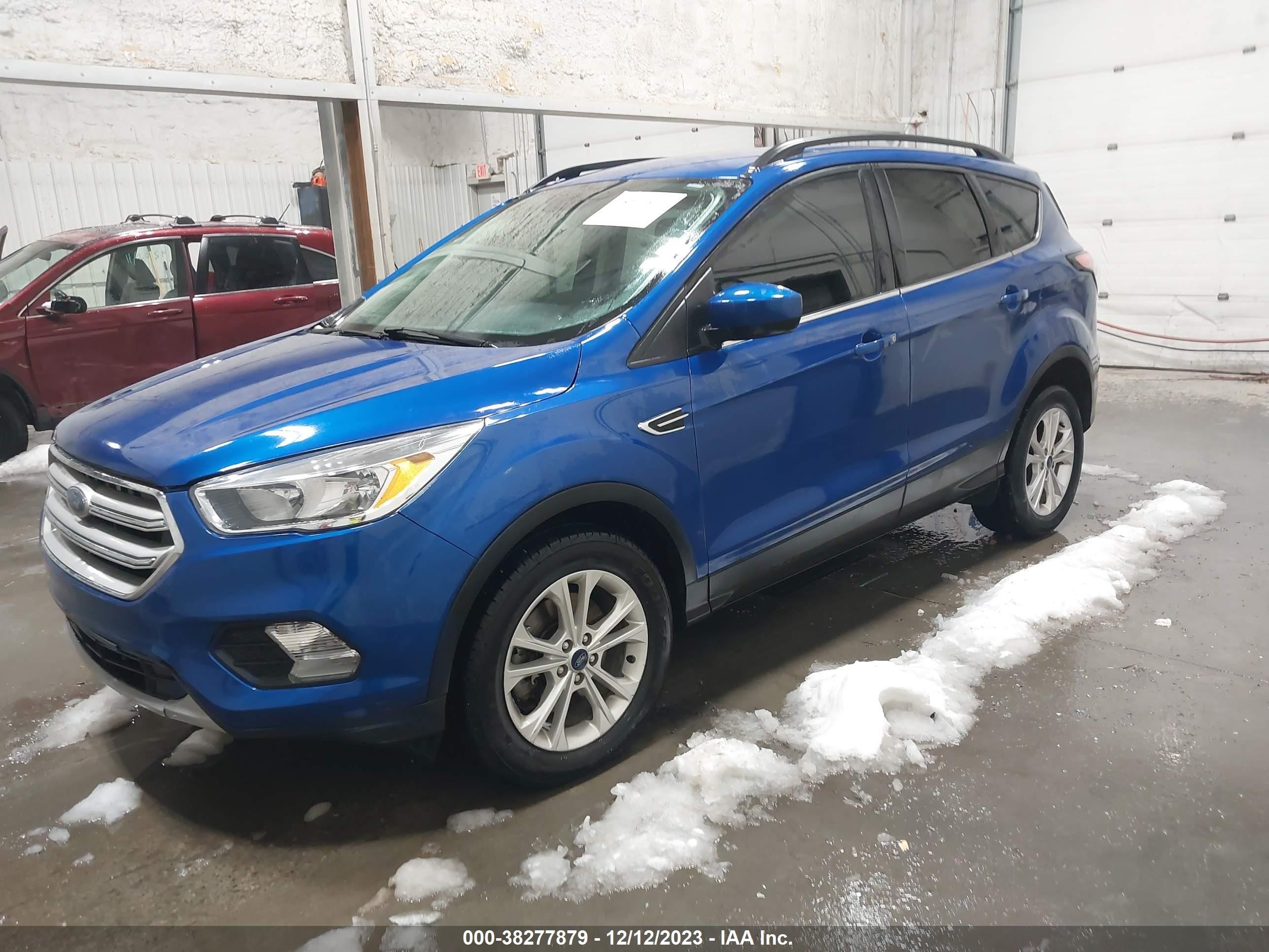 Photo 1 VIN: 1FMCU9GD2JUD51741 - FORD ESCAPE 