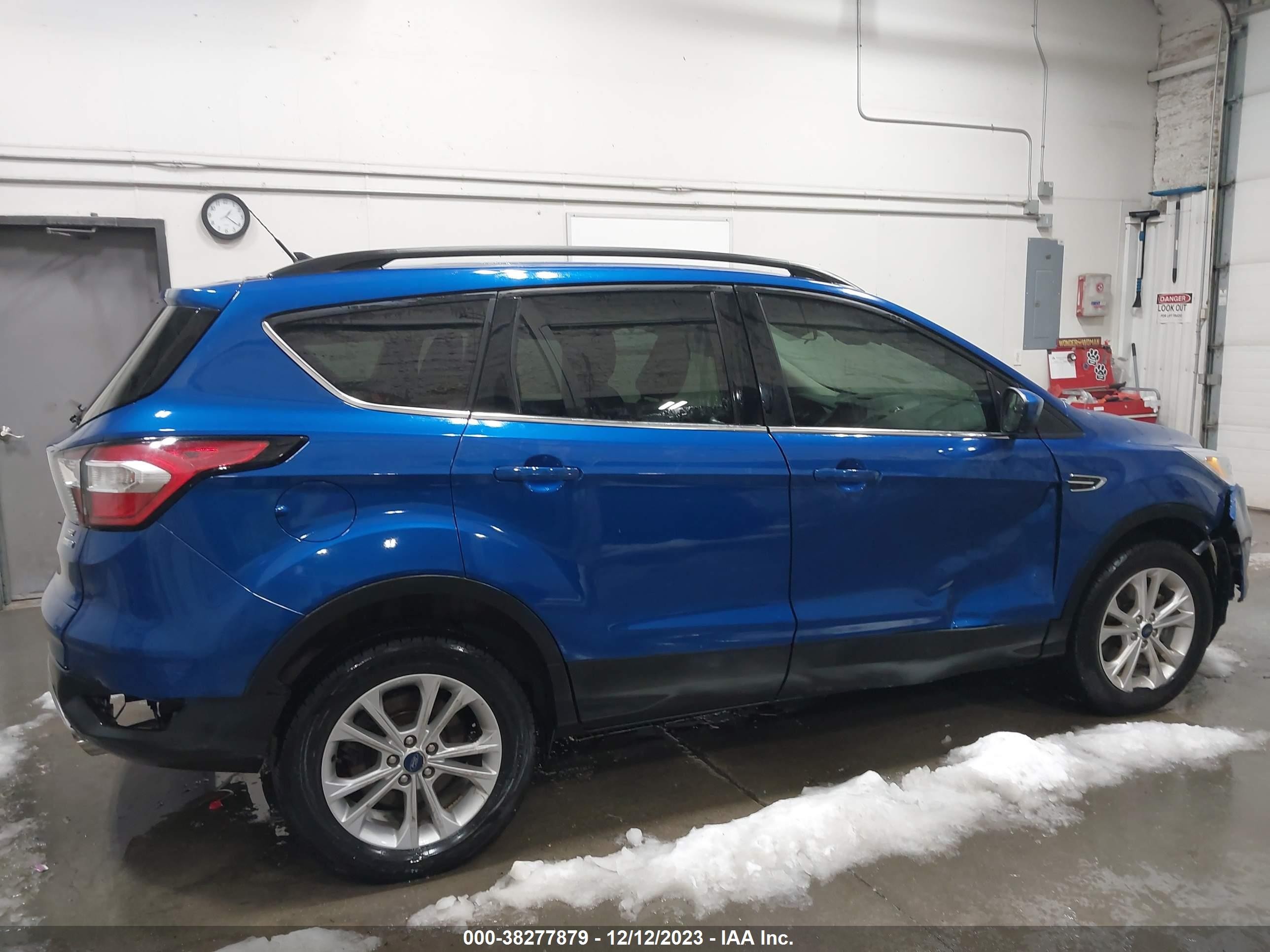 Photo 12 VIN: 1FMCU9GD2JUD51741 - FORD ESCAPE 