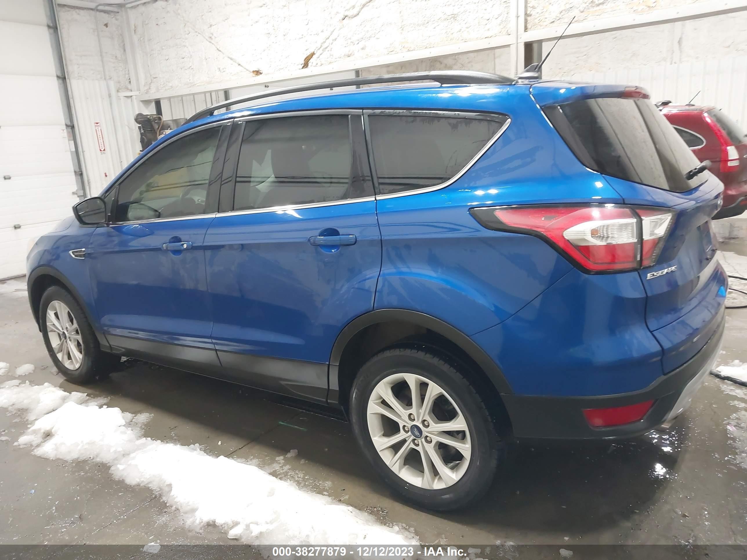 Photo 13 VIN: 1FMCU9GD2JUD51741 - FORD ESCAPE 