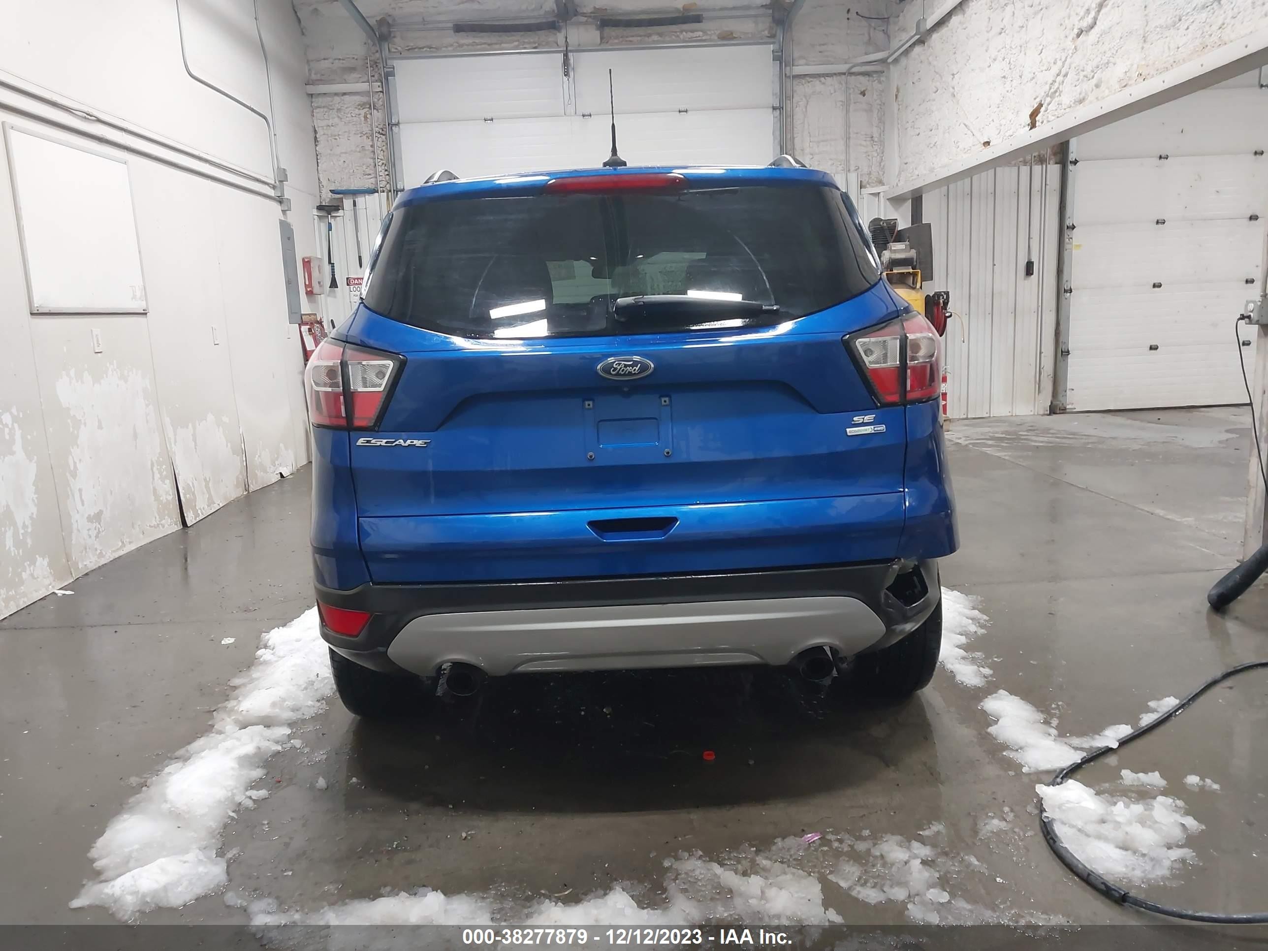 Photo 15 VIN: 1FMCU9GD2JUD51741 - FORD ESCAPE 