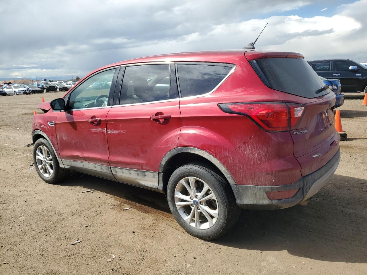 Photo 1 VIN: 1FMCU9GD2KUB03474 - FORD ESCAPE 