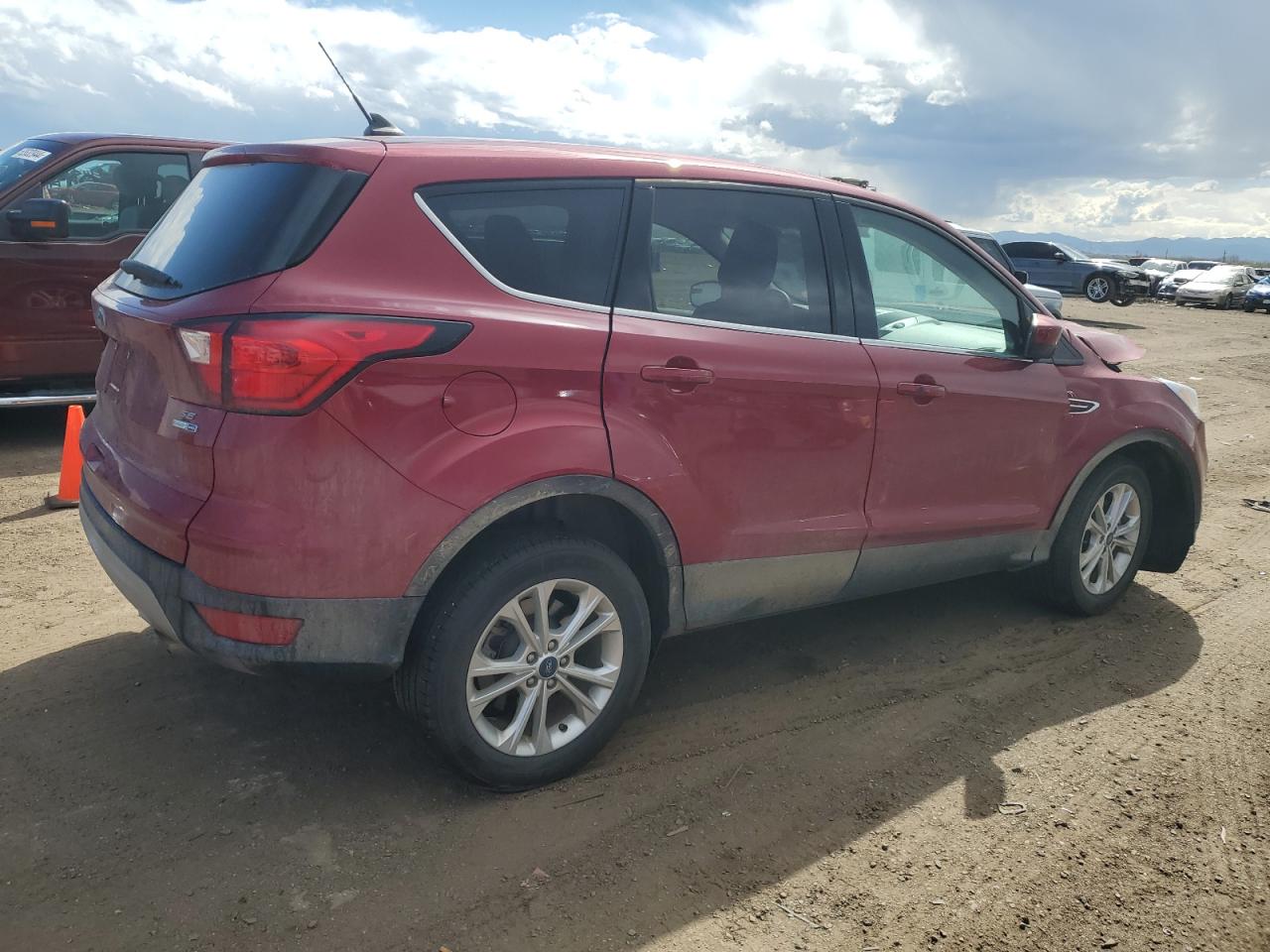 Photo 2 VIN: 1FMCU9GD2KUB03474 - FORD ESCAPE 