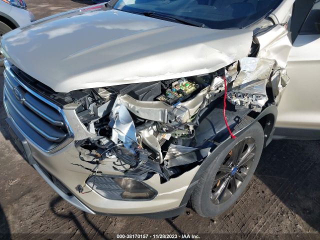 Photo 5 VIN: 1FMCU9GD3HUA84068 - FORD ESCAPE 