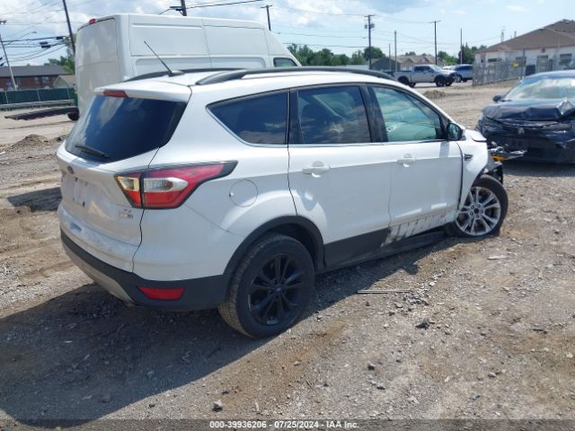 Photo 3 VIN: 1FMCU9GD3HUB06604 - FORD ESCAPE 