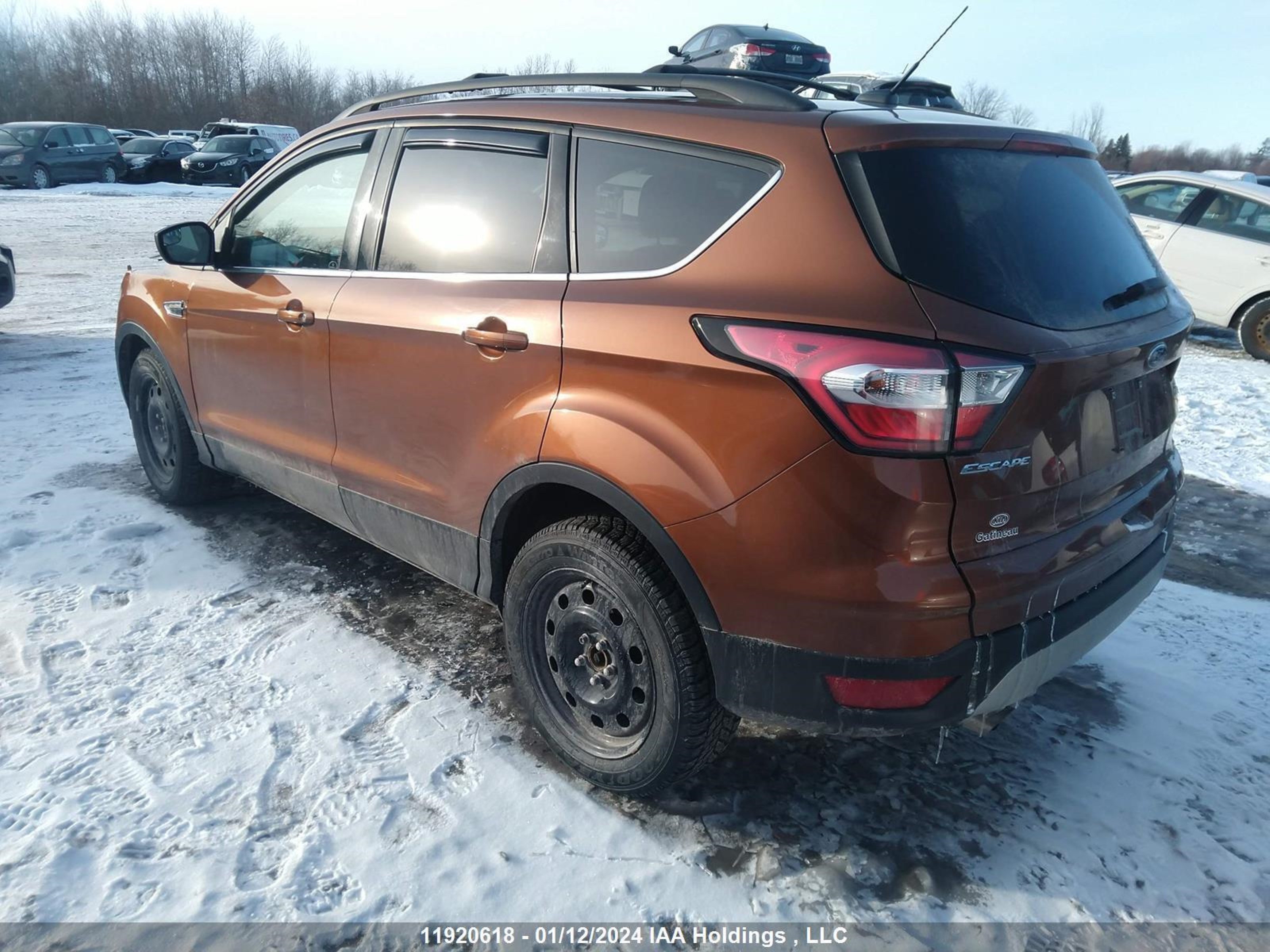 Photo 2 VIN: 1FMCU9GD3HUD62354 - FORD ESCAPE 