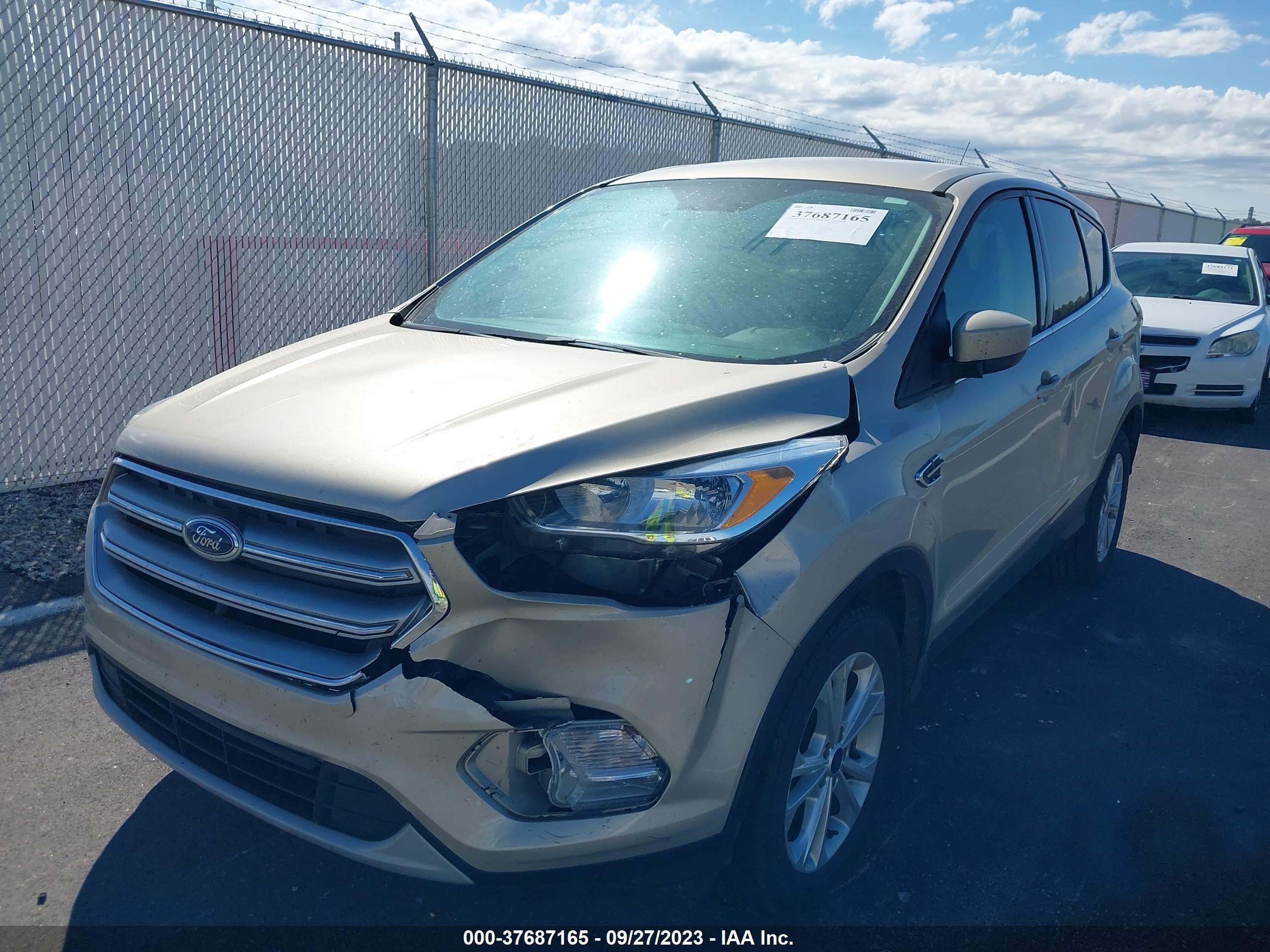 Photo 5 VIN: 1FMCU9GD3HUD92180 - FORD ESCAPE 