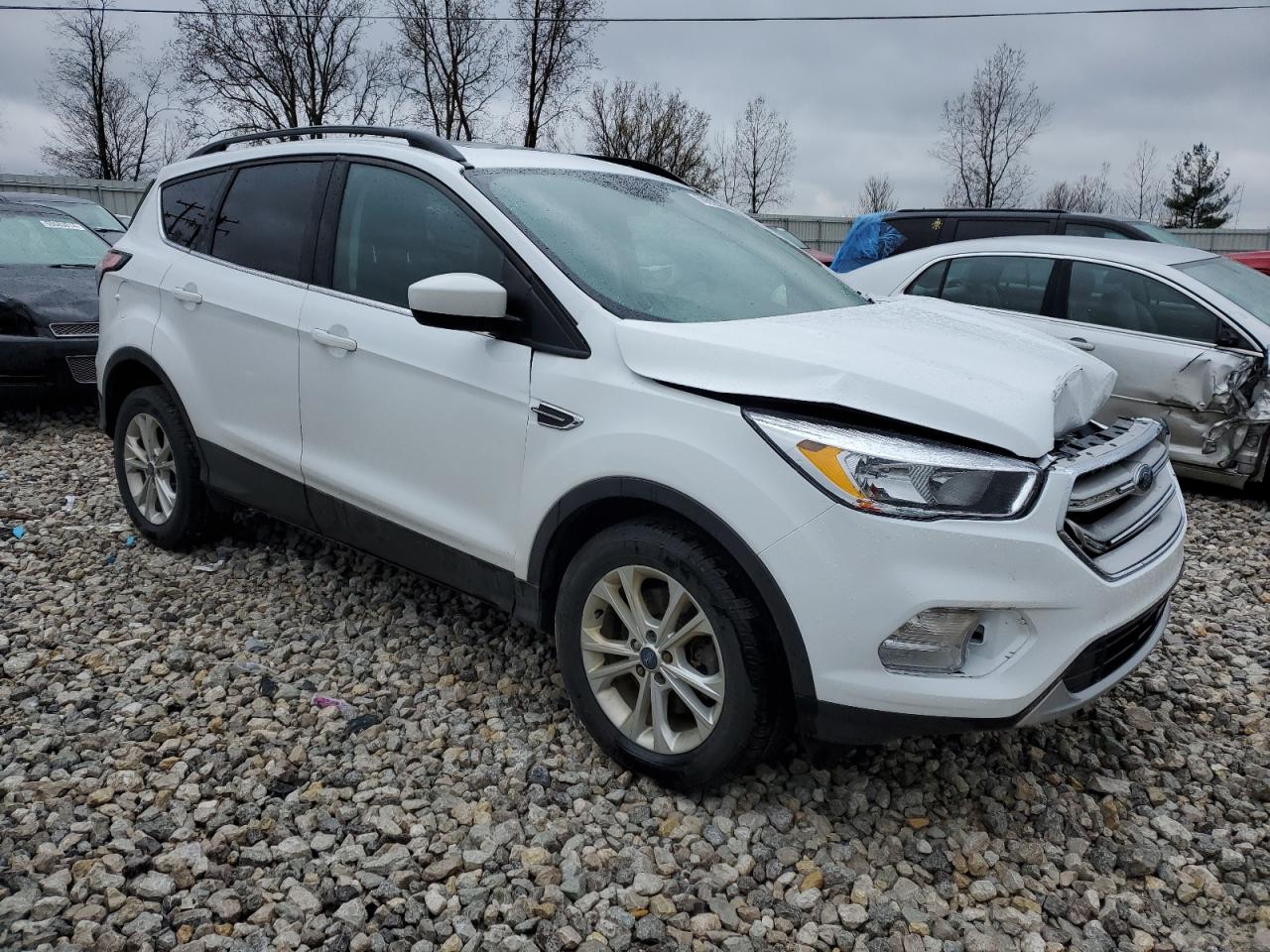 Photo 3 VIN: 1FMCU9GD3JUA11627 - FORD ESCAPE 