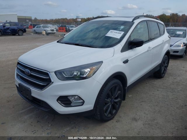 Photo 1 VIN: 1FMCU9GD3JUA50640 - FORD ESCAPE 