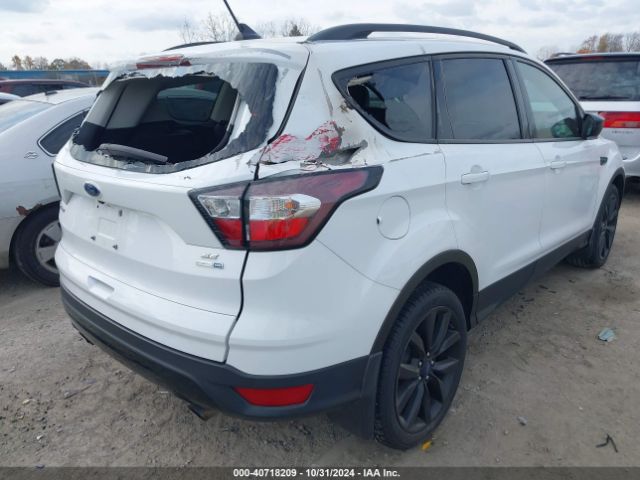 Photo 3 VIN: 1FMCU9GD3JUA50640 - FORD ESCAPE 