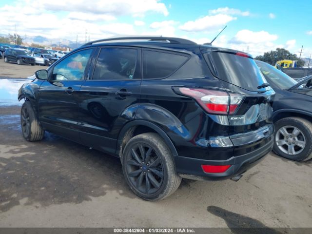 Photo 2 VIN: 1FMCU9GD3JUA72170 - FORD ESCAPE 