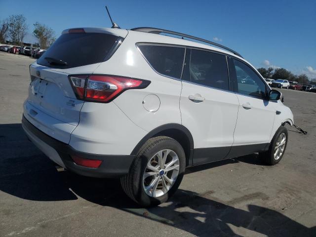 Photo 2 VIN: 1FMCU9GD3JUB16894 - FORD ESCAPE SE 