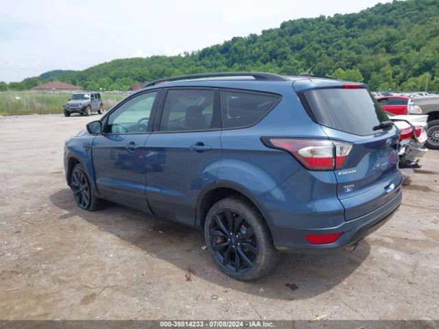 Photo 2 VIN: 1FMCU9GD3JUB30682 - FORD ESCAPE 