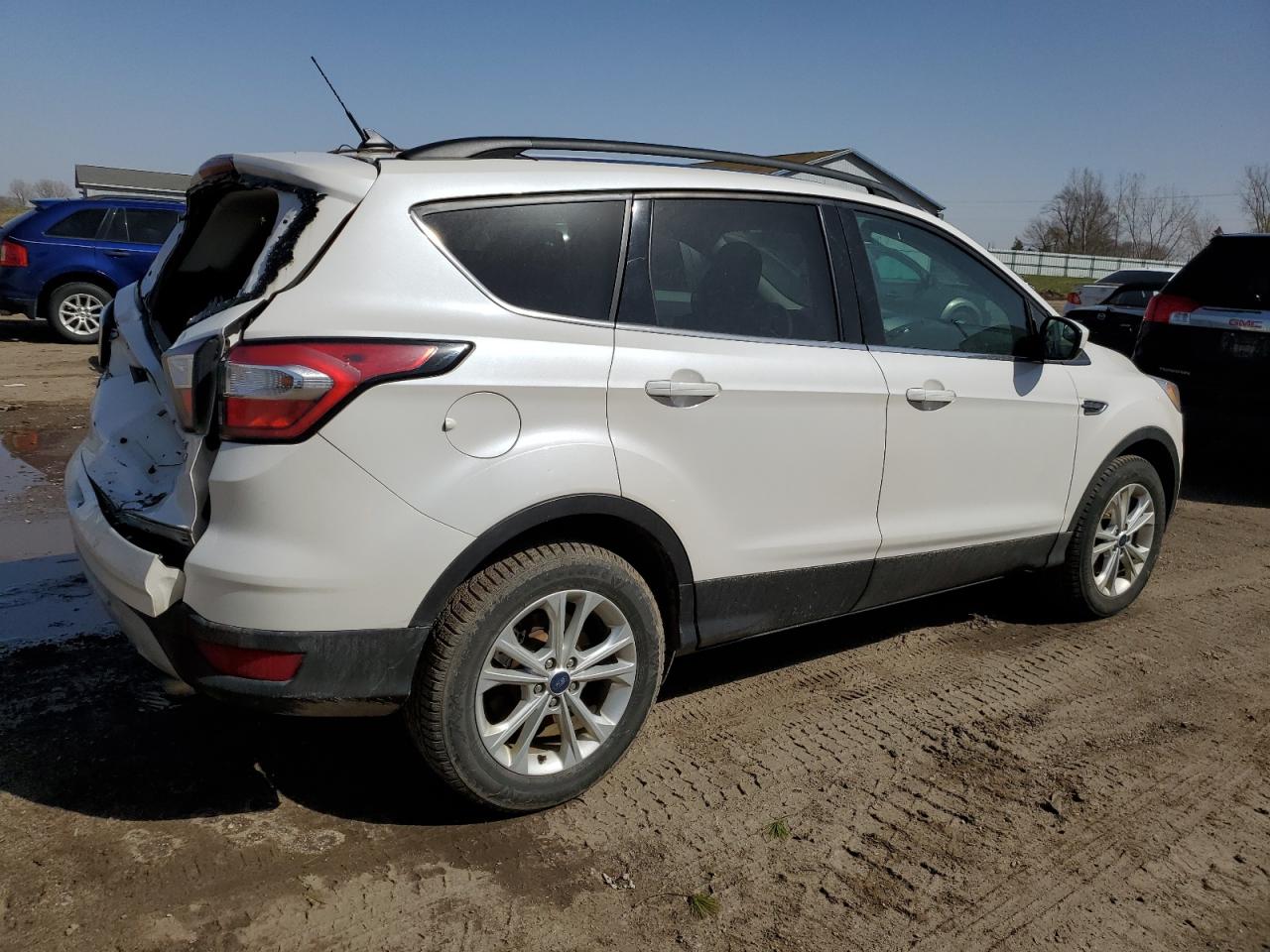 Photo 2 VIN: 1FMCU9GD3JUB98710 - FORD ESCAPE 