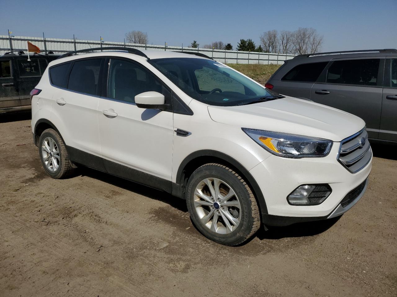 Photo 3 VIN: 1FMCU9GD3JUB98710 - FORD ESCAPE 