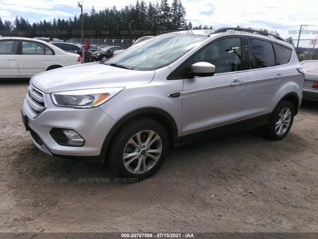 Photo 1 VIN: 1FMCU9GD3JUC13044 - FORD ESCAPE 