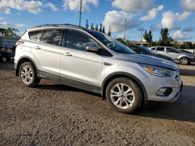 Photo 3 VIN: 1FMCU9GD4JUD24931 - FORD ESCAPE 