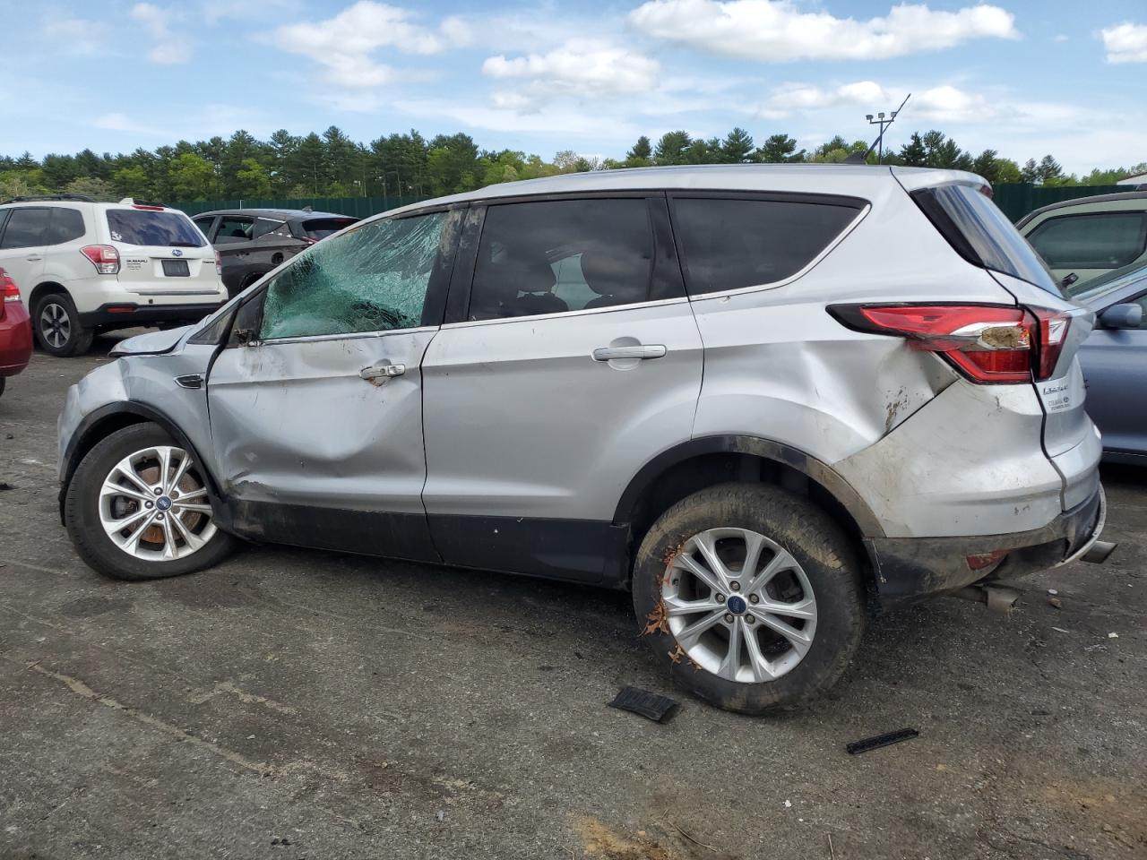 Photo 1 VIN: 1FMCU9GD4KUA95040 - FORD ESCAPE 