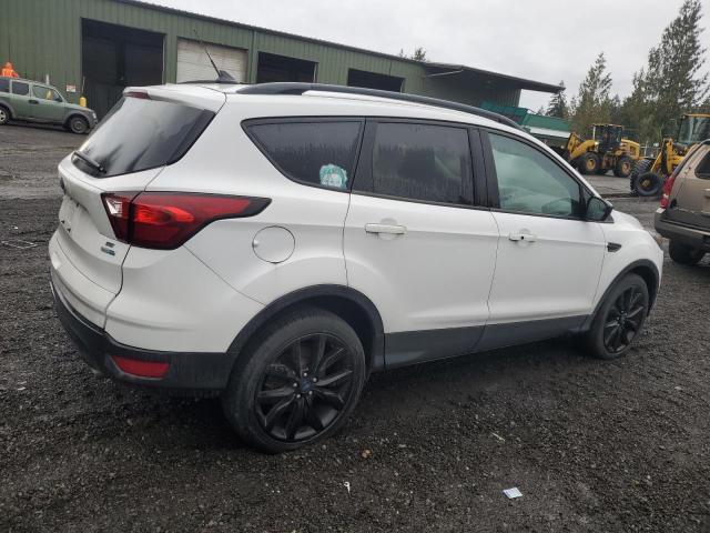 Photo 2 VIN: 1FMCU9GD4KUB79939 - FORD ESCAPE SE 