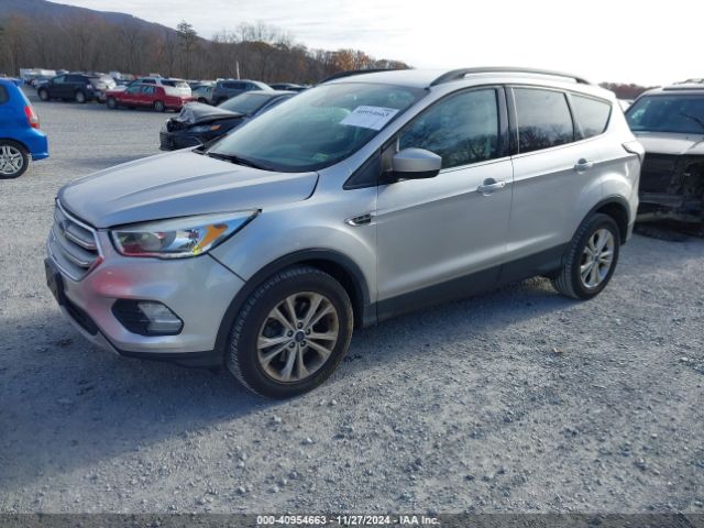 Photo 1 VIN: 1FMCU9GD5JUA04923 - FORD ESCAPE 