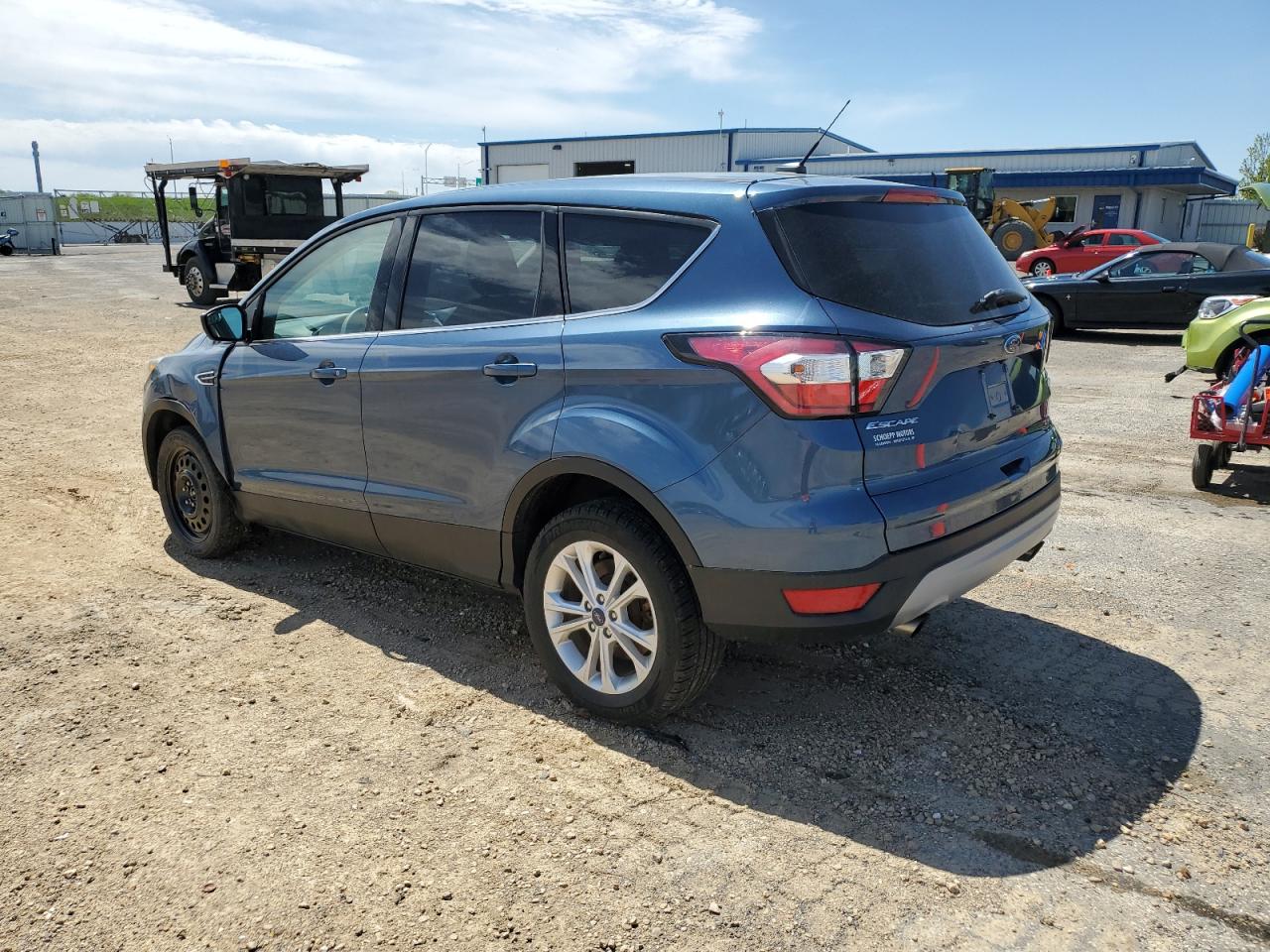 Photo 1 VIN: 1FMCU9GD5JUB17528 - FORD ESCAPE 