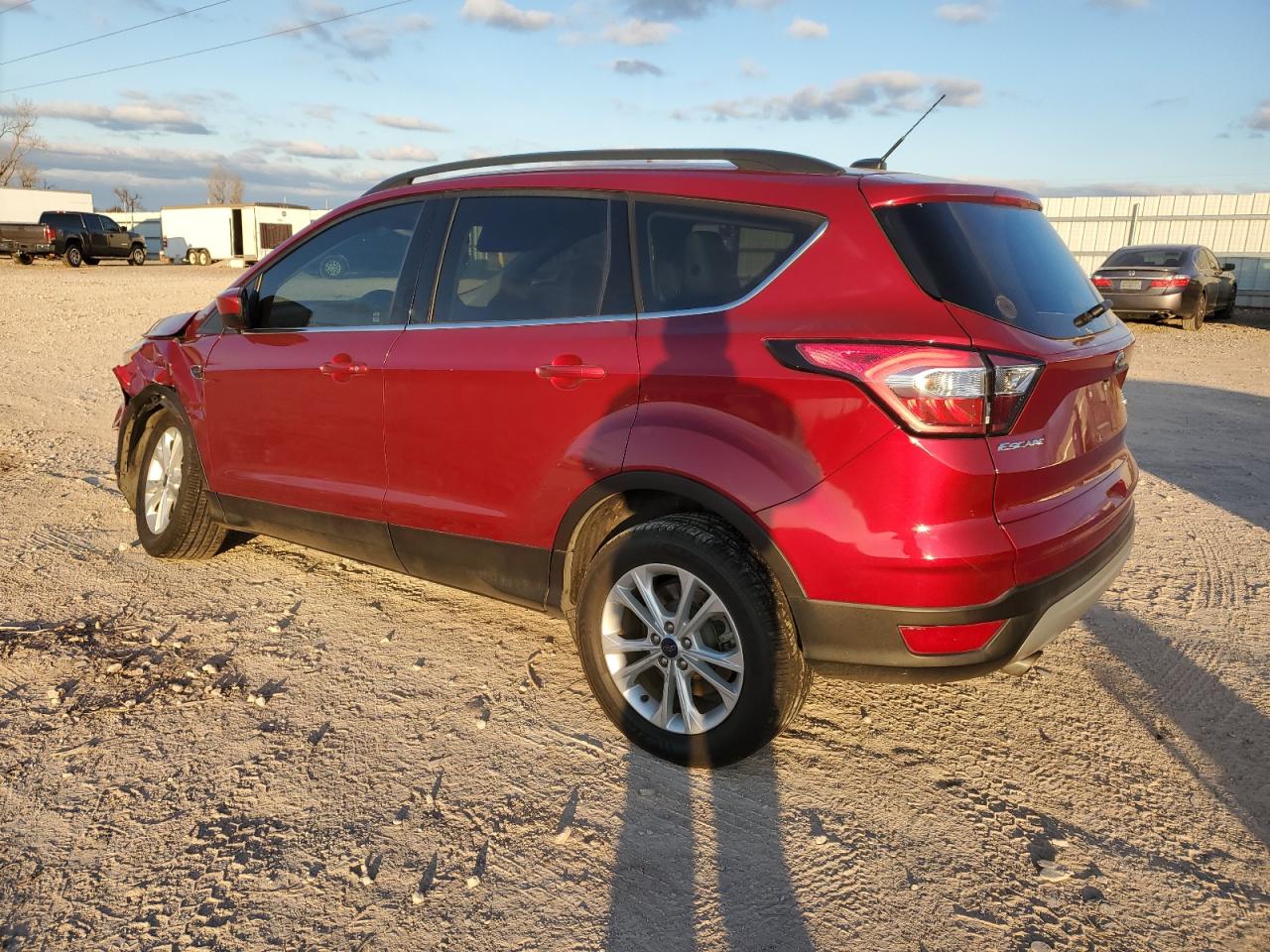 Photo 1 VIN: 1FMCU9GD5JUD58182 - FORD ESCAPE 