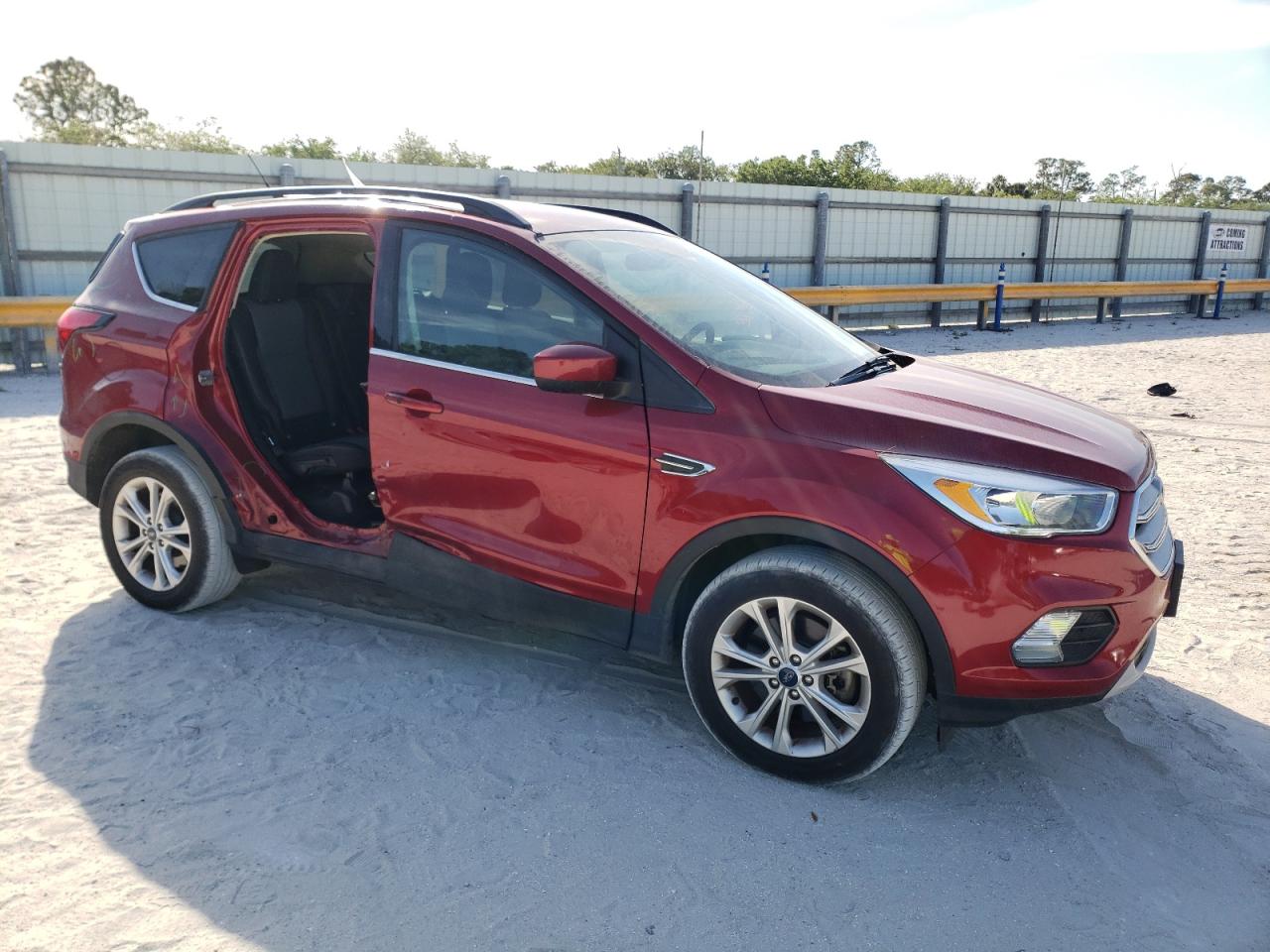 Photo 3 VIN: 1FMCU9GD5KUA43691 - FORD ESCAPE 